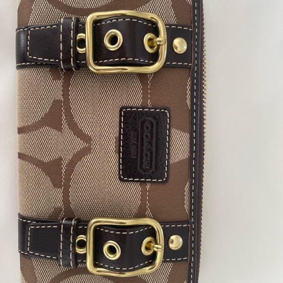 Coach Brown Signature Buckle Zip Around Wallet - Picture 4 of 11